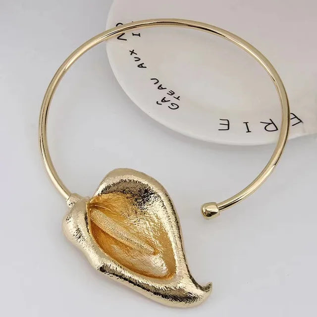 Exaggerated Creative Asymmetric Open Drop Choker Necklace