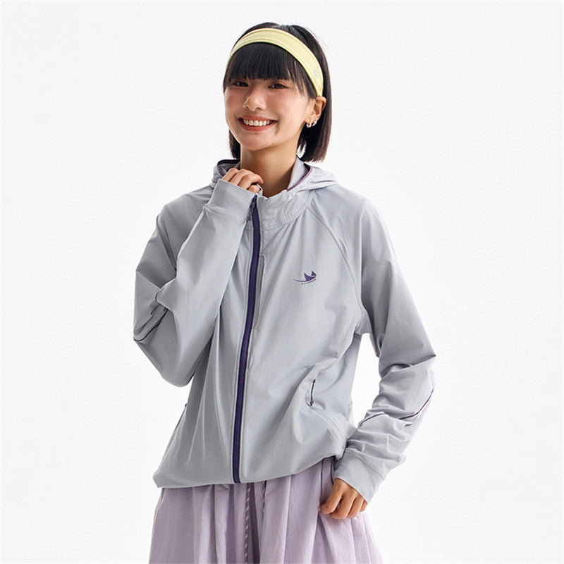 Lightweight hooded sunscreen jacket