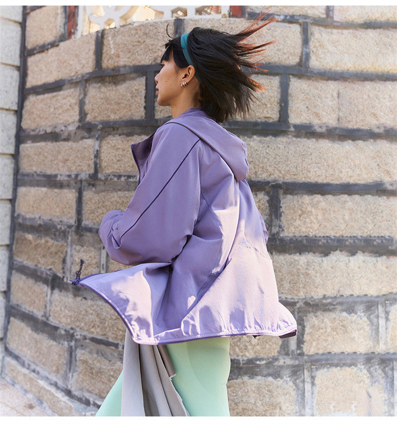 Lightweight hooded sunscreen jacket