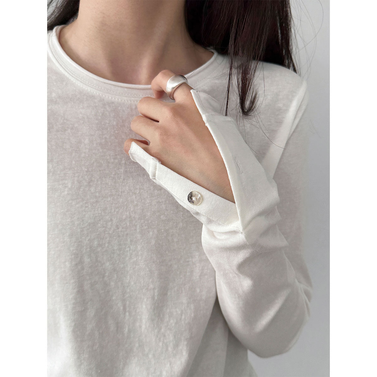 Simple and Versatile Regular Shoulder Double-Layer Rolled Cuff Round Neck T-Shirt with Button Detail Long Sleeve