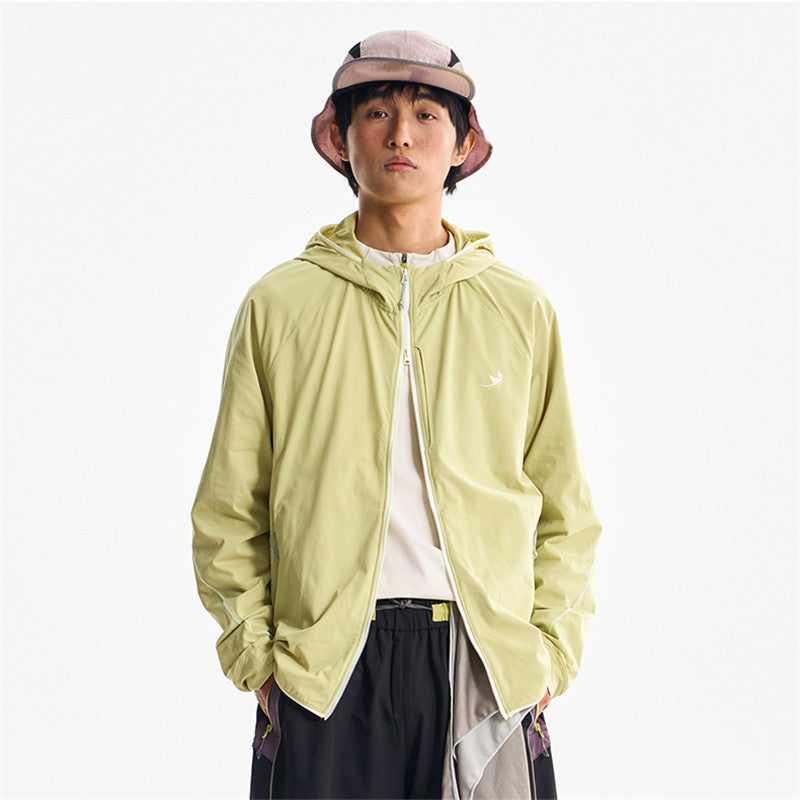 Lightweight hooded sunscreen jacket