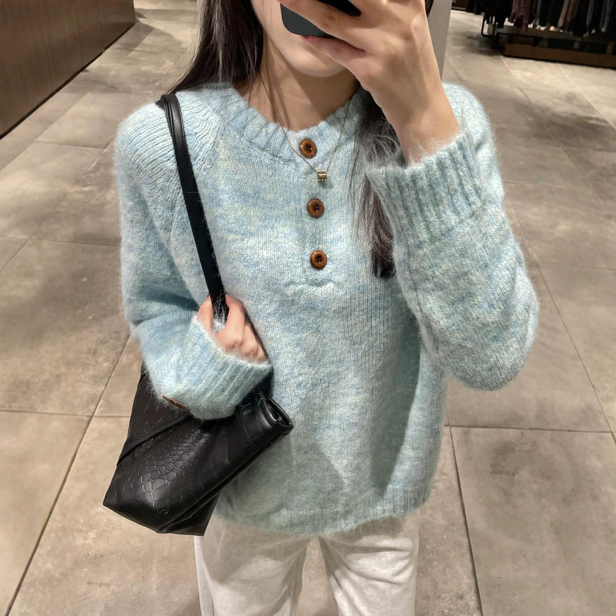 Solid color loose and lazy style soft and sticky knitted sweater
