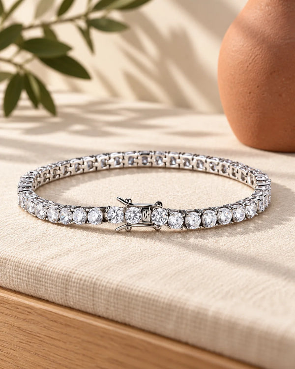 Hot selling tennis bracelet, high sparkling white zircon bracelet, silver jewelry, high-end feel, light luxury jewelry accessories