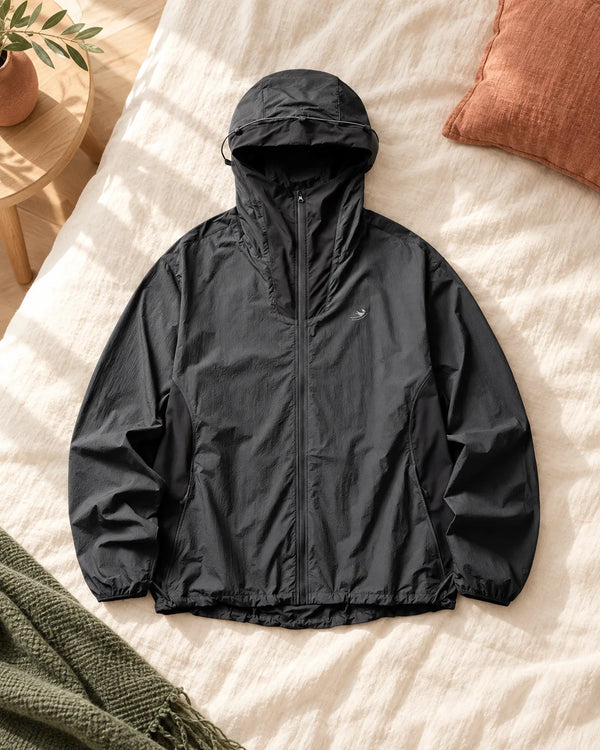 Lightweight hooded sunscreen jacket